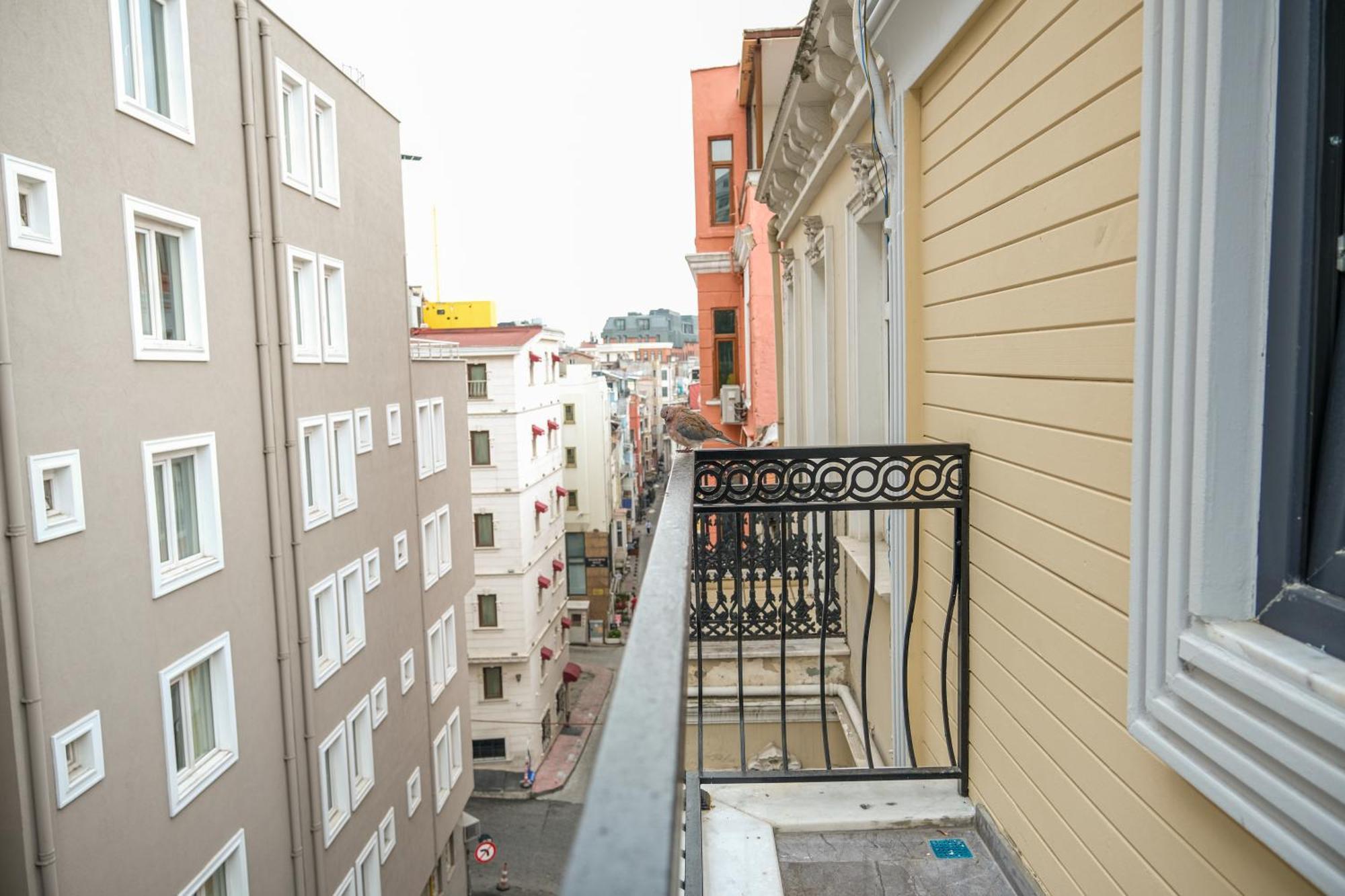 Yellow Mansion Istanbul Exterior photo