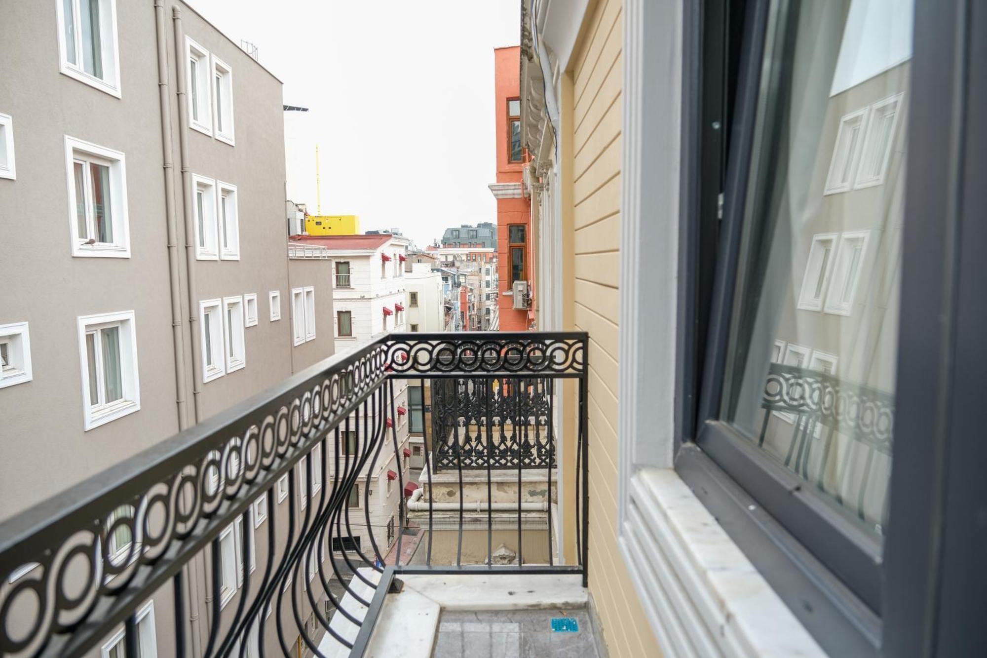 Yellow Mansion Istanbul Exterior photo