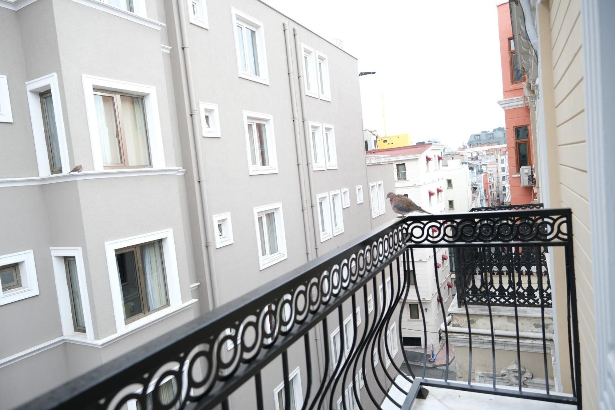 Yellow Mansion Istanbul Exterior photo